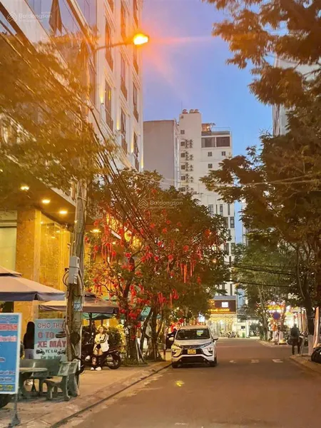 Chủ cần bán nhanh dt lớn 90.6 m2 (ngang 6,5 m)đường an thượng 10,xây dựng cao tầng,cách biển 300m