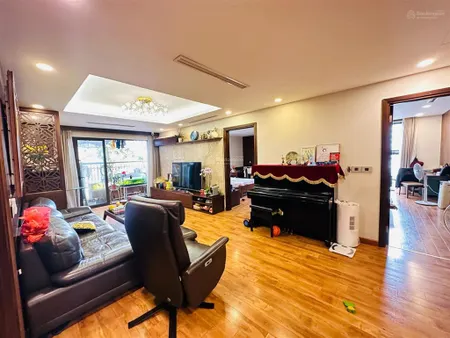Bán gấp căn góc chung cư cao cấp tòa a tân hoàng minh hoàng cầu, đống đa. 138m2 3pn . 18,65 tỷ