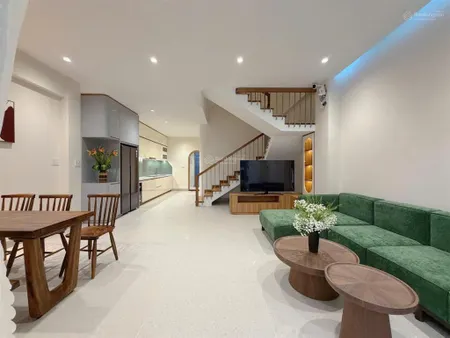 Bán gấp nhà đẹp mặt tiền hải châu, gần biển, khu dân trí văn minh, đủ tiện ích, đủ công năng