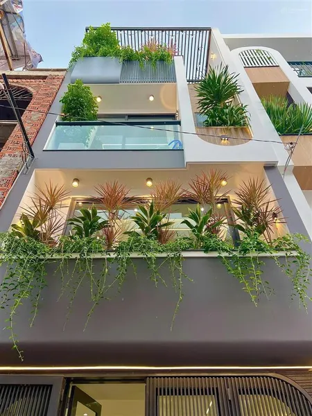 Nhà ngộp giá rẻ đường võ văn tần q3 cần ra bán nhanh giá 4.050tỷ/ 69,6m2. cho thuê 25 tr/th