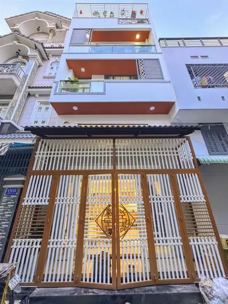 Kênh nước đen 5.3m x 11m đường xe hơi ngay chợ bình long