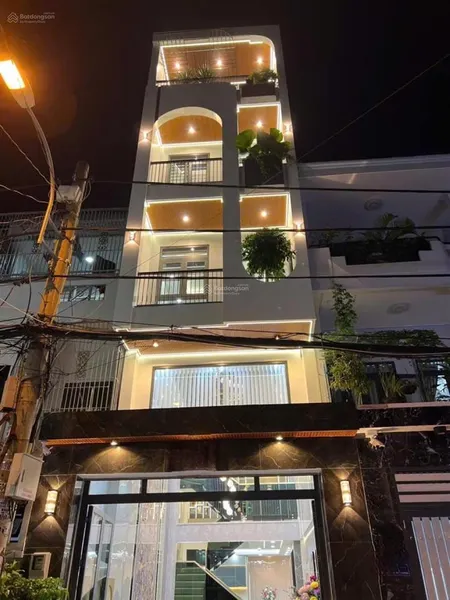 Nhà giá tốt 4tỷ8/75.3m2 ngay lý chính thắng quận 3 đang cho thuê 27triệu. gần công trường dân chủ