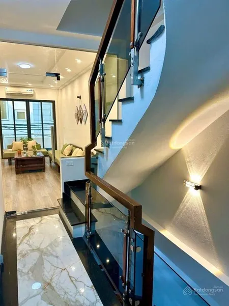 Bán nhà đẹp tt ba đình ngọc hà 50m 5 tầng mặt tiền 4m 18 tỷ ngõ thông thoáng 30m r