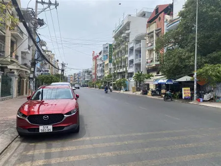 Nhà mt đ. số 26 khu bình phú 4,5x25m 2 lầu 26 triệu/tháng