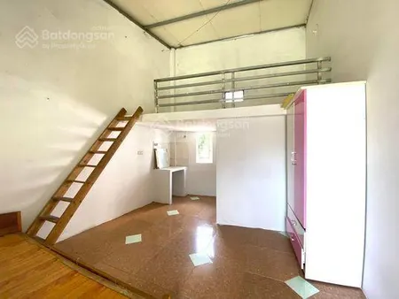 Cho thuê phòng vskk, có gác xép, giờ tự do, không chung chủ, ở luôn tại xuân la. 0988 823 ***