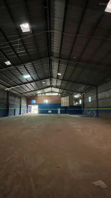 Cho thuê kho 1100m2 ngay cầu tham lương kế kcn tân bình đường con40f