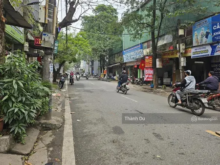 Cho thuê nhà nguyên căn 3 tầng mặt phố lãng yên, bạch đằng gần trường thpt 85m2 mt 6m giá 23 tr