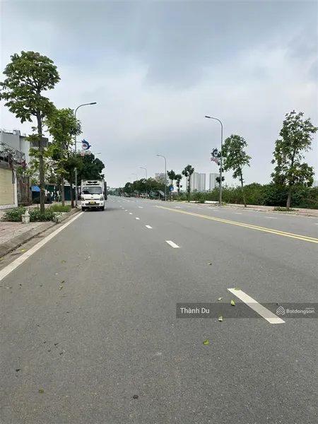 Cho thuê nhà nguyên căn 60m2, 3 tầng mặt đường 25m xuân đỗ cự khối long biên giá 11 tr