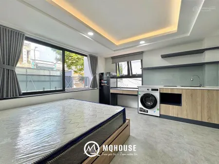 Phòng mớingay etown cộng hoàđầy đủ nội thấtcửa sổ trời