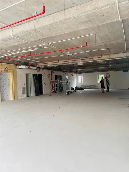 Cho thuê sàn tòa nhà trung tâm thành phố vị trí đẹp có hầm để xe 200m2/1 sàn vuông