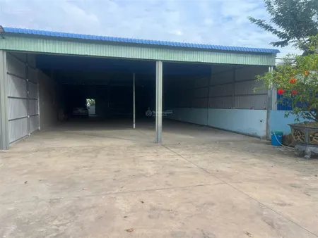 Cho thuê kho xưởng 450 m2 giá 10 triệu / đường hoàng anh phường tân khánh thành phố tân an long an