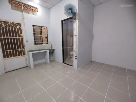 Không chung chủ phòng sơn mới, có 2 cửa sổ, bếp, wc riêng, 25m2, yên tĩnh, gần lê văn sỹ, q3