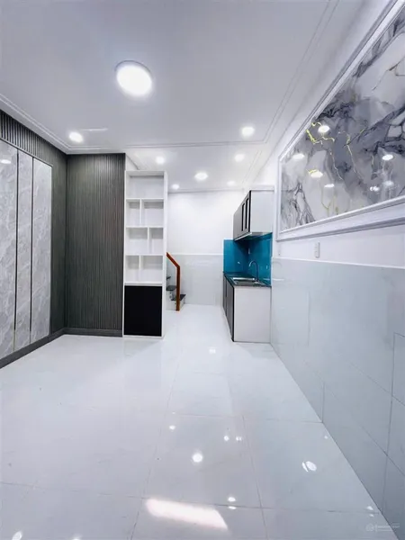 Cho thuê mới nhà 1 lầu 2 phòng ngủ hẽm 385 phan văn hớn chỉ 4 triệu/ tháng