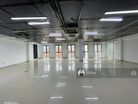 Cho thuê văn phòng võng thị, tây hồ diện tích 180m2 giá 30 triệu/tháng