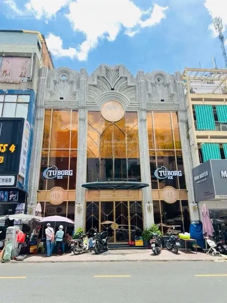 Cho thuê mặt bằng 1000m2 siêu đẹp ngay chợ bến thành, số 16 18 20 thủ khoa huân, quận 1