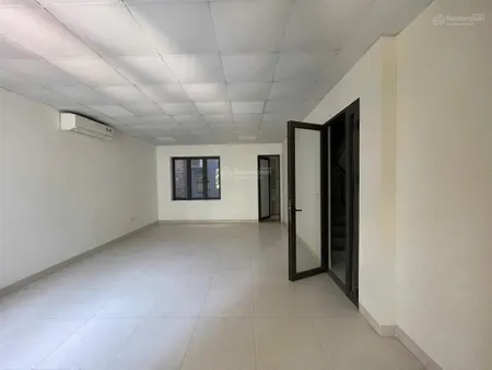 Cho thuê nhà trịnh văn bô 110mx6t thang máy điều hoà, vỉa hè rộng, xe tải đỗ, vị trí đẹp đường đôi