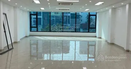 Cho thuê tòa nhà cầu diễn 150m2, 7 tầng 1 hầm, full kính, thông sàn, thang máy.mt rộng.