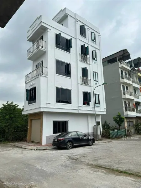 Cho thuê nhà nguyên căn mới, 5 tầng cự khối, long biên 45m2 5t 4 pn giá 12 tr