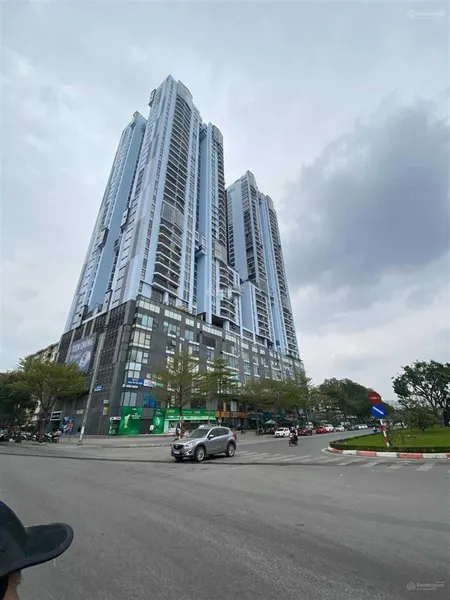 Bql cho thuê 200m2 văn phòng đẹp nhất hà đông toà nhà new skyline 160k/1m2/tháng