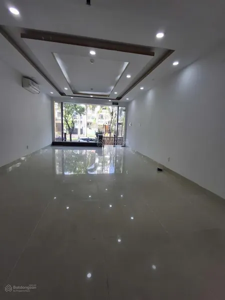 Cho thuê văn phòng khu him lam quận 7, dt 75m2, tầng trệt giá 13.5tr/tháng