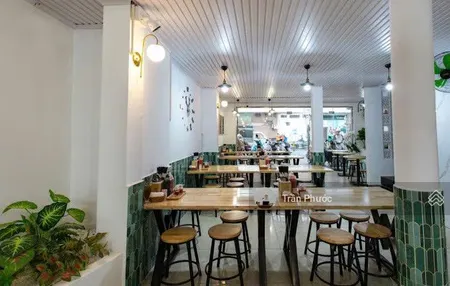 Cho thuê nhà mặt tiền 122 bùi thị xuân phường bến thành quận 1 dt 6x18m 1 trệt 1 lầu trống suốt