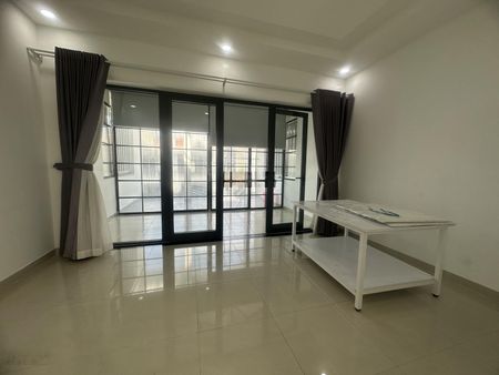 Cho thuê Văn phòng tại Khu Him Lam Kênh Tẻ, 47tr/th . Diện tích nhà 5x20 , 4 lầu có thang máy .