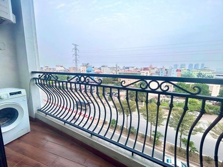 Trống phòng full đồ - ban công - mặt đường lớn ô tô đỗ cửa