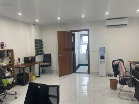 Cho thuê 5 căn Liền kề Vân Canh, cuối đường Trịnh Văn Bô, thang máy, oto đỗ tránh.