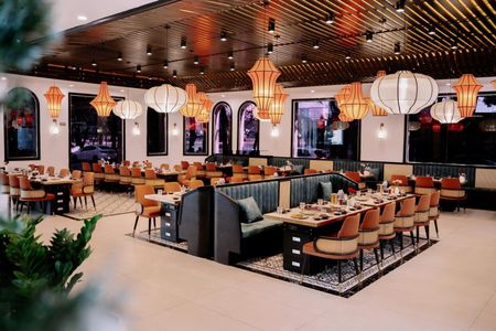 Hot thuê thằng MBKD tại Đường Láng ,diện tích 300m2 mặt tiền 14m cho kinh doanh mọi mô hình