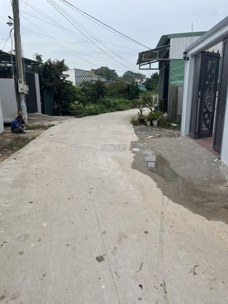 Đất nền cao có khung rào xung quanh 154m2