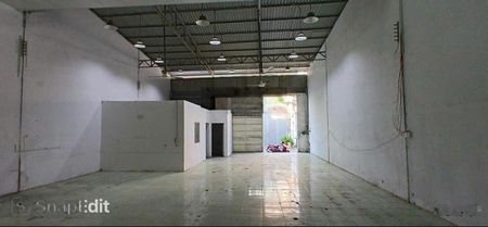 Kho Lê Văn Quới 10x18. Đươbgf tải 10 tấn. Giá 20 tr