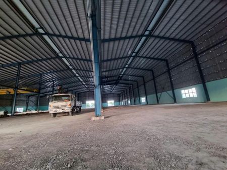 Cho thuê 2 kho xưởng 1.200m2, khuôn viên : 2.000m2, Mã Lò , Bình Tân , giá : 100k/m2