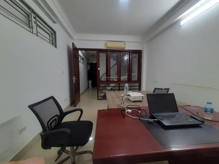 Cho thuê văn phòng mặt tiền đường Tô Hiệu, Hà Đông, 3tr/tháng