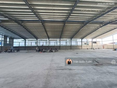 Cho thuê 1700m kho xưởng mặt tiền giá 30 triệu