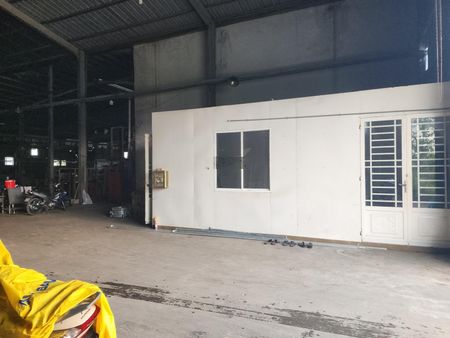 Cho thuê kho 1600m2 - 70.000đ/m2 đường Mã Lò - cont40f vào tới kho, mái cao, có PCCC