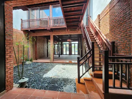 Cho thuê nhà đẹp chính hữu, theo phong cách hội an cực kỳ phù hợp làm nhà hàng, spa.
