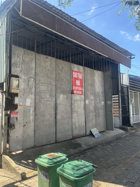 Cho thuê nhà C4 tiện ở và KD -MT 1076 Nguyễn Văn Tạo NB- Dt 7x40- 3pn - Giá 12 triệu
