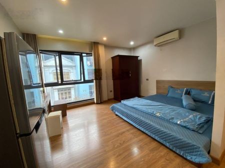 Cho thuê CCMN đường Phạm Văn Đồng, nhà mặt phố, có hầm để xe riêng full thang máy, máy giặt sấy