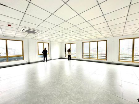 Building văn phòng CMT8 Quận 10 giá cực tốt 35tr/tháng gần Hà Đô khu vực kinh doanh sôi động