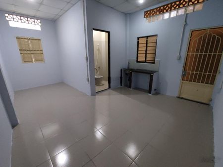 Không chung chủ- phòng sơn mới, có 2 cửa sổ, bếp, WC riêng, 25m2, yên tĩnh, gần Lê Văn Sỹ, Q3