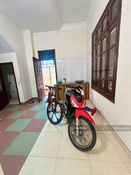 Cho thuê nhà nguyên căn 60m2, 3 tầng mặt đường 25m - xuân đỗ - cự khối long biên giá 11 tr