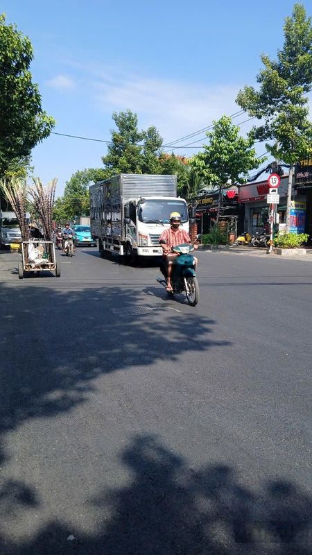 Cho thuê xưởng 500m2 Đông Hoà có văn phòng và điện 3 pha