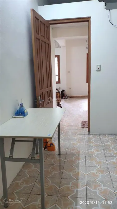 Cho thuê căn hộ 2pn, 1wc, 70m2 ở đền lừ i, giá tốt 8 triệu/th