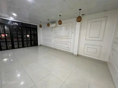 Cho thuê nhà mặt đường thế lữ hạ lý vị trí cực đẹp mặt tiền 8,4m độ nhận diện thương hiệu cao