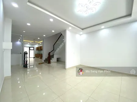 Nhà nguyên căn 5x23m, hầm + 4 tầng (sd 350m2) vạn phúc. nhà có bếp, 4pn, máy lạnh. giá 32tr/th