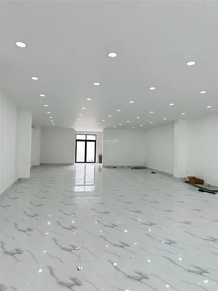 Cho thuê nhà mtkd sầm uất đường tỉnh lộ 10, dt 8x40 5 tầng giá thuê 150tr/tháng 0913 778 *** nhựt