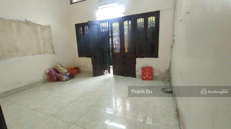 CHO THUÊ NHÀ NGUYÊN CĂN 3 TẦNG Mặt phố Lãng Yên, Bạch Đằng gần trường THPT 85m2 MT 6M giá 23 tr