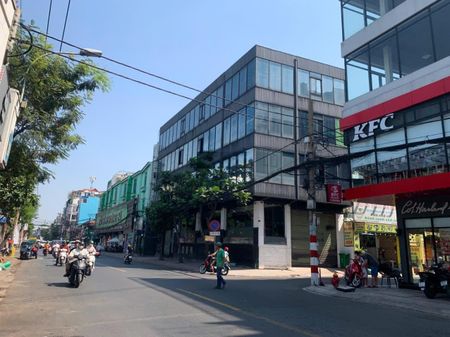 Siêu phẩm mặt tiền bàu cát mới xây 8*30m trệt 3 lầu, thang máy sàn suốt cực đẹp