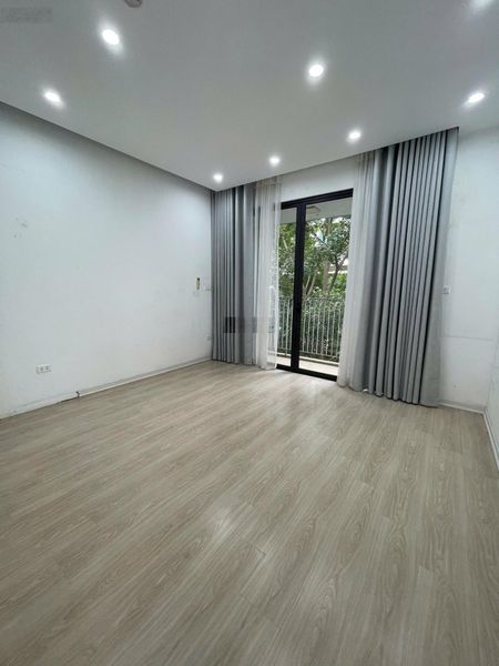 Cho Thuê Nhà 6 Tầng Tại Thiên Hiền, Gần Bến Xe Mỹ Đình, Ô Tô Đỗ Cửa