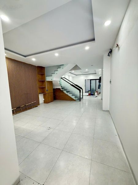 Văn phòng kđt vạn phúc 6tr 30m2